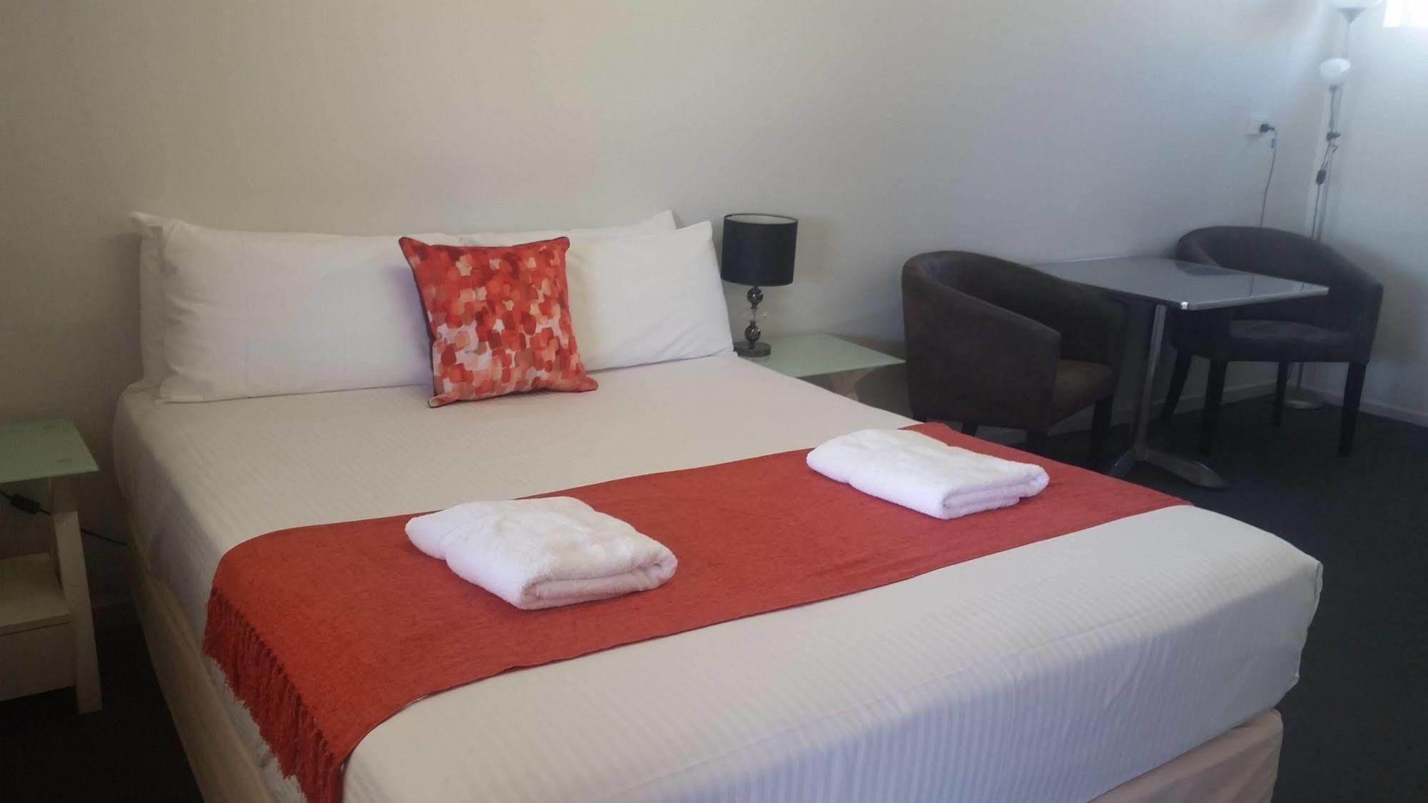 Econo Lodge Chaparral Motel Балліна Екстер'єр фото